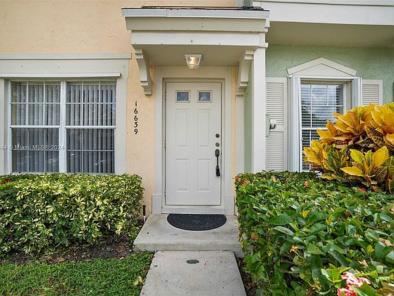 3rd image of 16639 Hemingway Dr