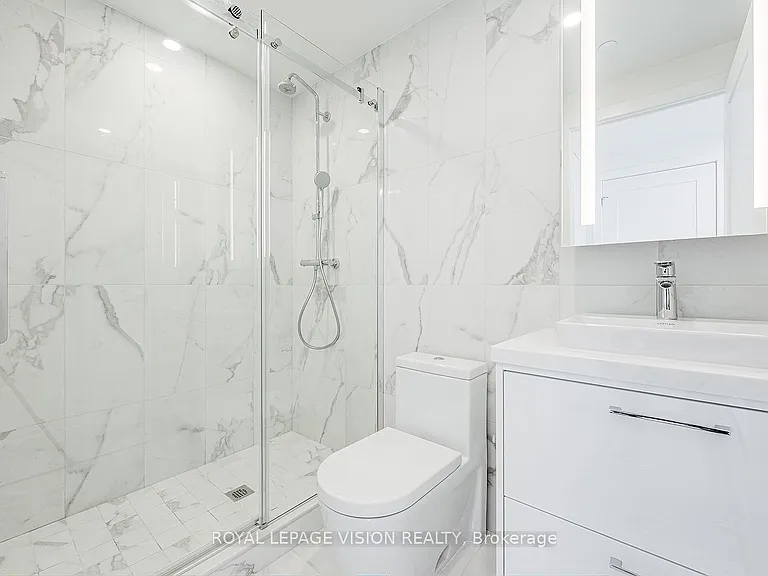 858 Dupont St #728 — Photo 37