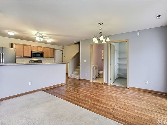4th image of 9409 Country Hollow Dr E