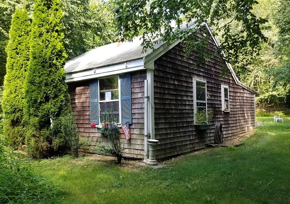 1st image of 128 Hemlocks
