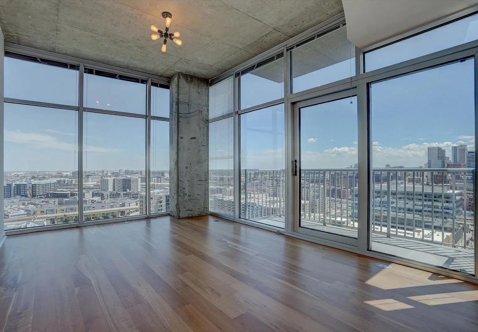 2 bed, 1136 sqft, $3,500 — Photo 2