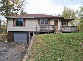 1015 Sunset Dr, Macon, MO 63552
