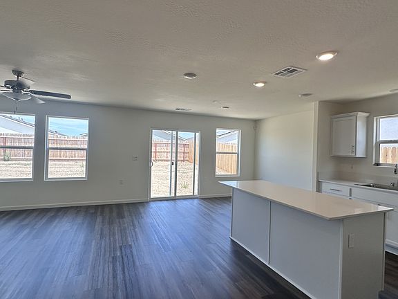 4th image of 651 Skyler Ln