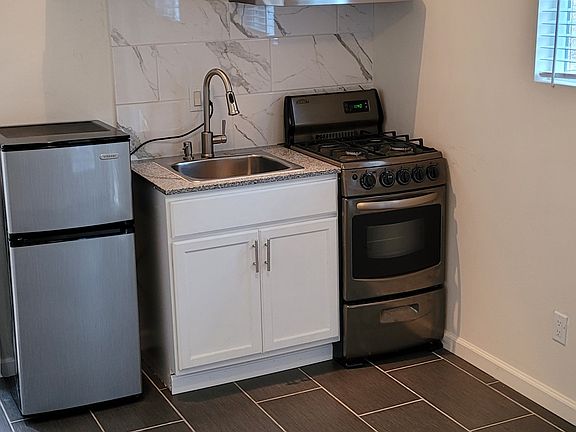 3rd image of 2430 3rd Ave APT 3