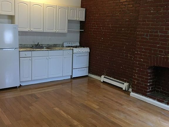 2nd image of 164 E 107th St APT 3B