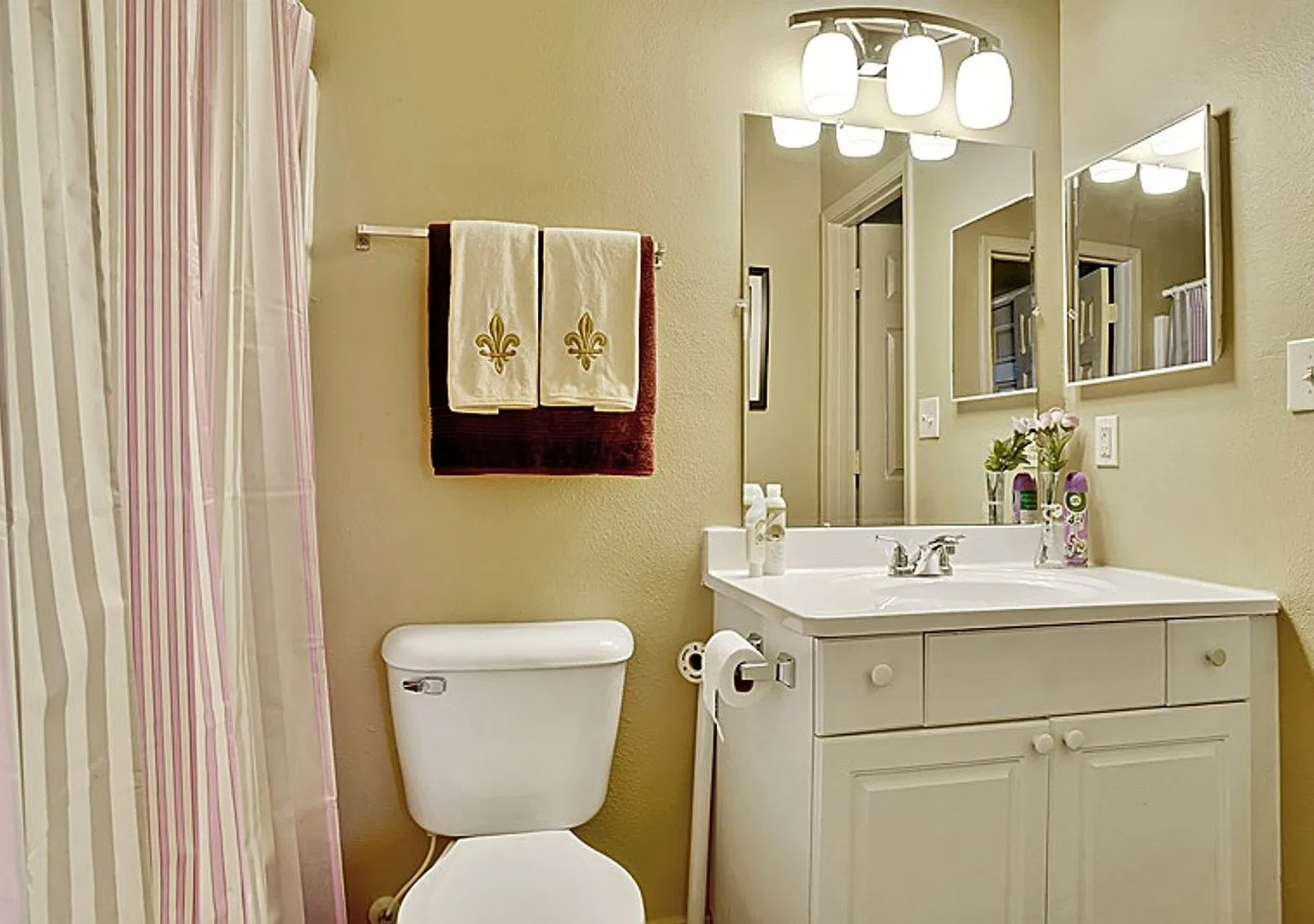 Charming Homes for Rent in Waveland 1 & 2 Bedroom Units Available at Cambridge Cottages! — Photo 4