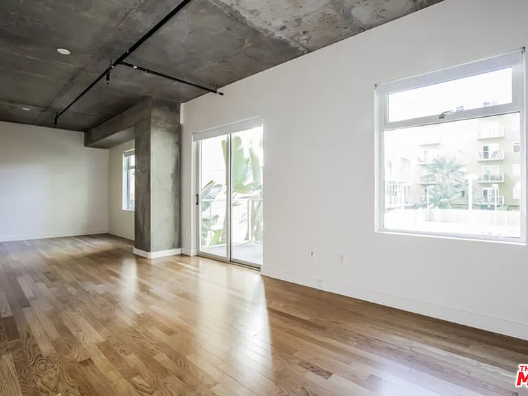 645 W 9th St #343 — Photo 9
