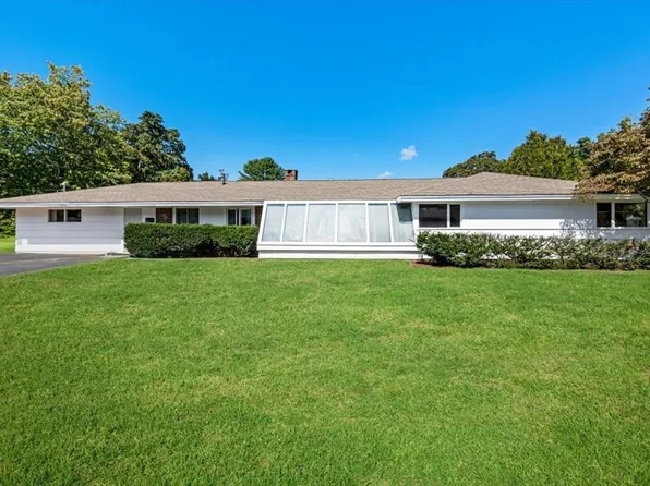 4 Richard Rd, Hingham, MA 02043