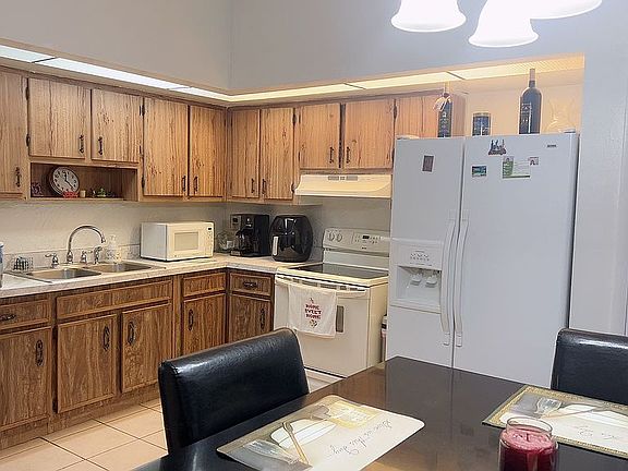 5th image of 3138 Yorych Ln