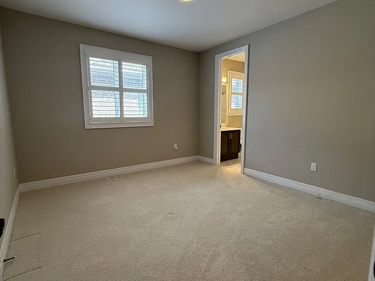 222 N Park Blvd — Photo 30