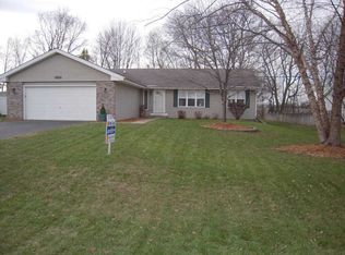 10608 Meadowsweet Ln, Roscoe, IL 61073