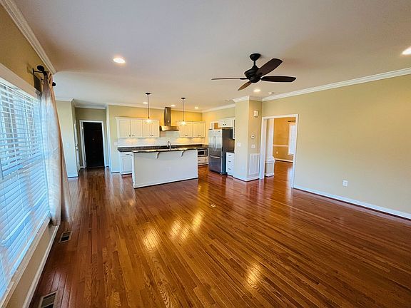 4th image of 505 Jefferson St