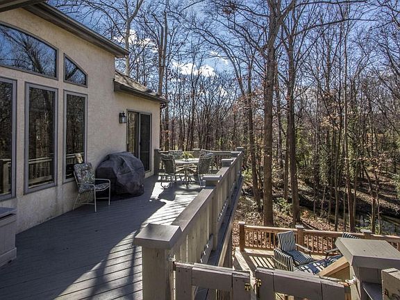 5th image of 529 Westbury Woods Ct