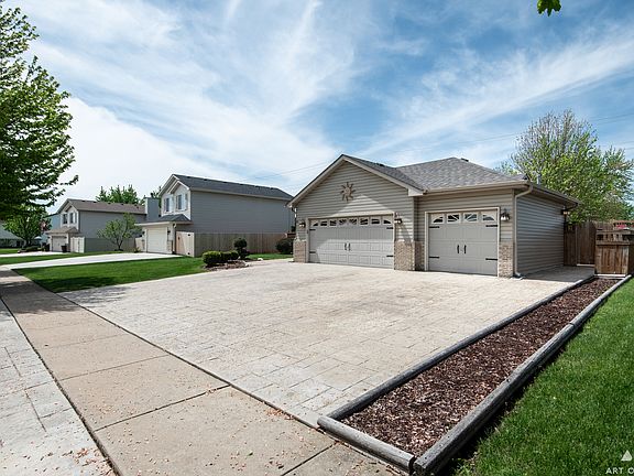 2nd image of 1717 W Mystic Dr