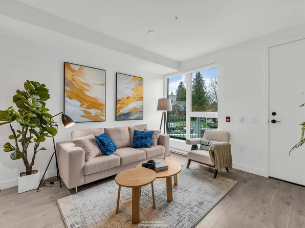 3130 Sophia St, Vancouver, BC V5T 3L1