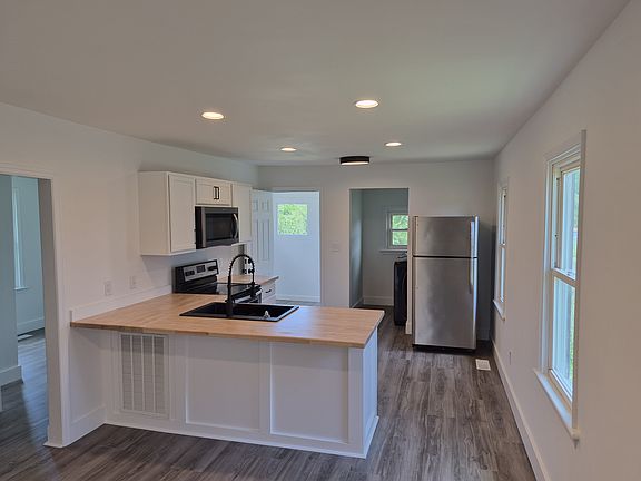 5th image of 1105 New Hope Rd