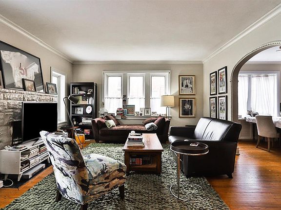 3rd image of 7546 Buckingham Dr APT 1