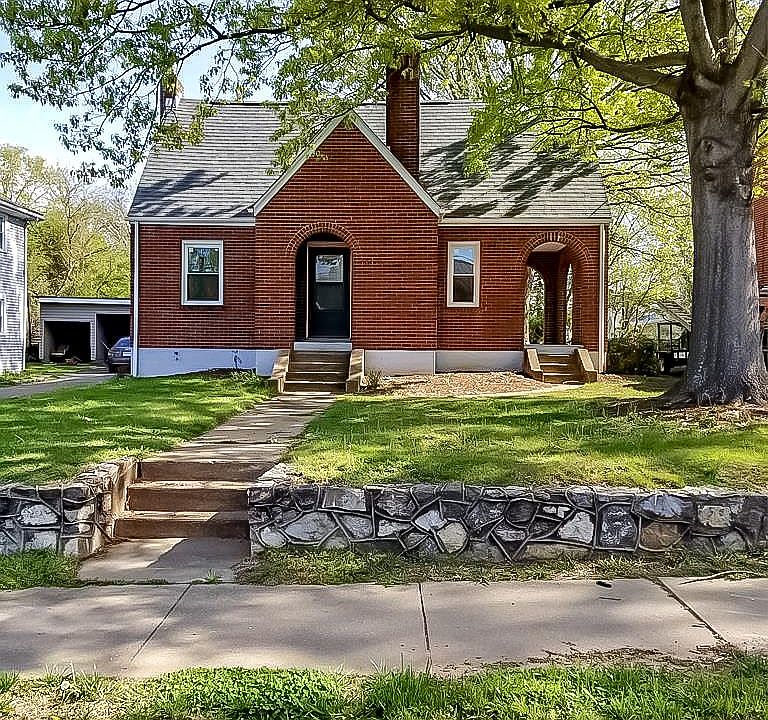 1st image of 313 Forest St