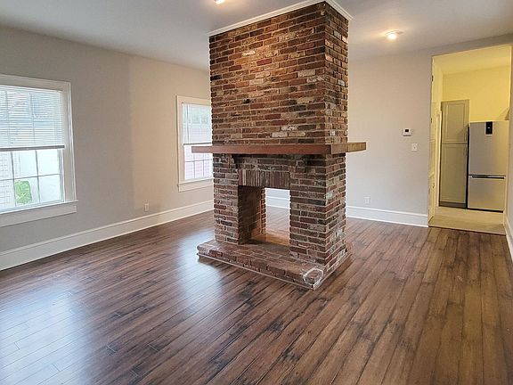 Living Room/Din Room area