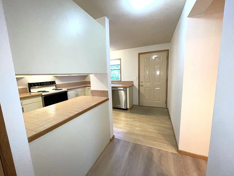 3433 McNary Pkwy #207 — Photo 9