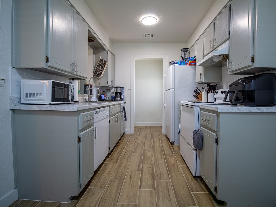 Updated paint and counters in the kitchen!