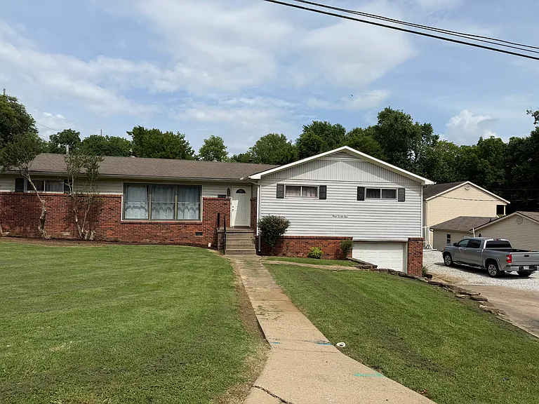 324 S Buchanan Ave — Photo 11