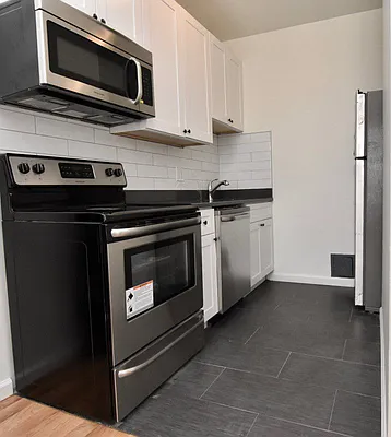 Rented by Bohemia Realty Group | media 12