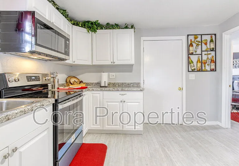 685 Sears Ave NE #4 — Photo 39