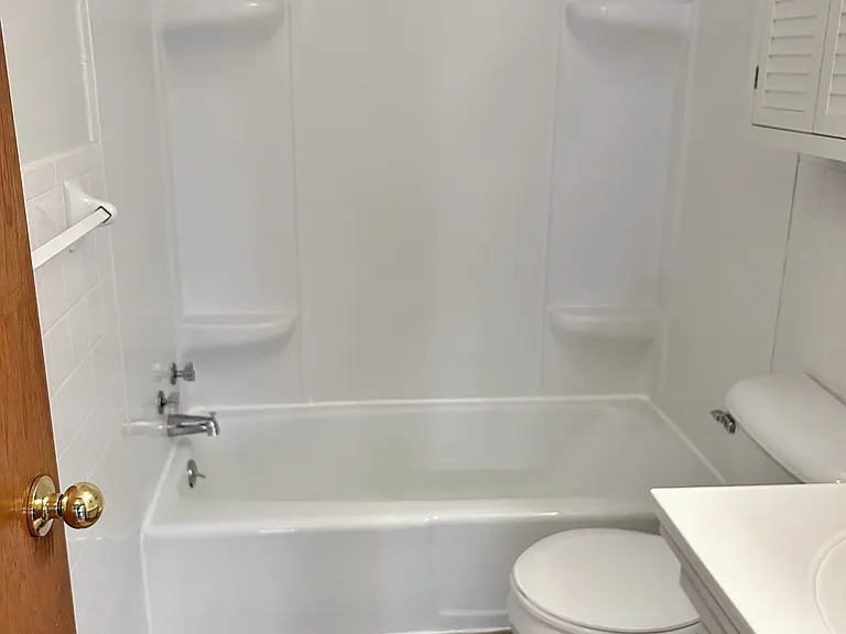 Tradewinds Apartments — Photo 19