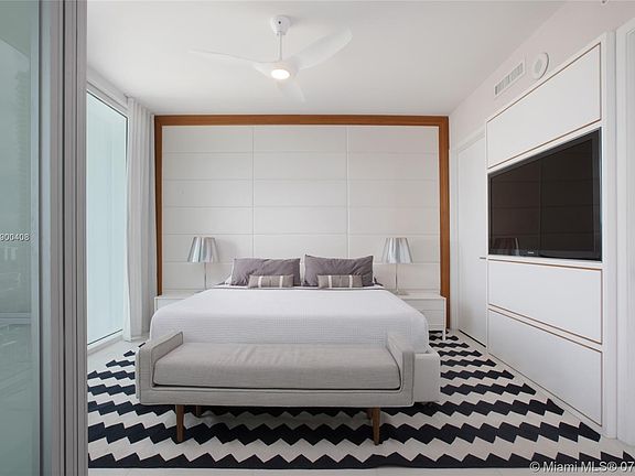 4th image of 1040 Biscayne Blvd APT 2307