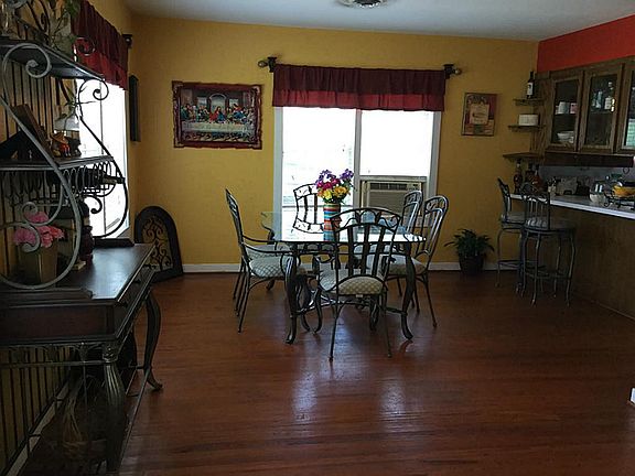 5th image of 1018 Fowlkes St
