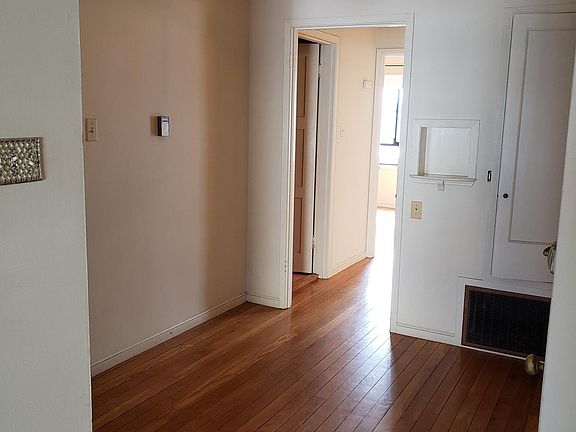4th image of 1415 27th Ave