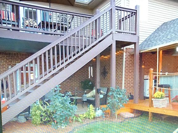 4th image of 1100 Charleston Way