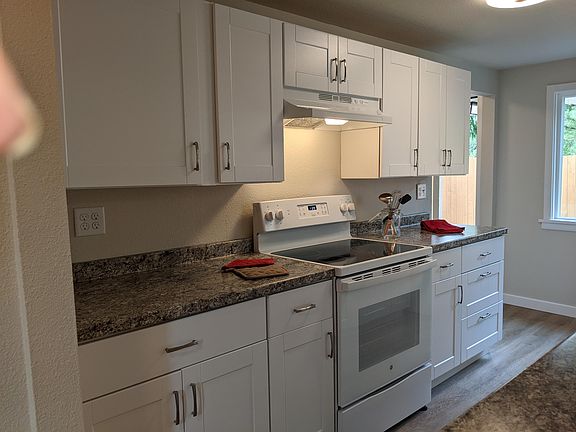 5th image of 8285 Meadowbrook Way SE #2