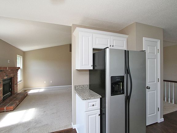 5th image of 101 Fairway Dr