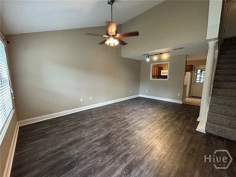 118 Fox Chase Rd — Photo 3