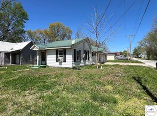 201 W Tebo St, Clinton, MO 64735