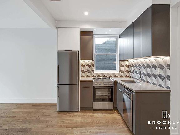 3rd image of 481 E 21st St #3B