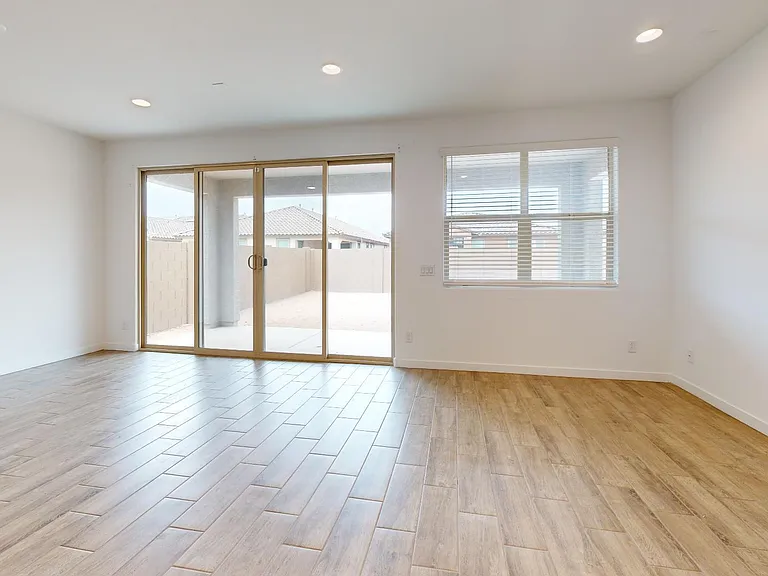 9332 W Encinas Ln — Photo 7