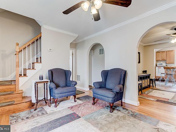 5th image of 7417 School Ave