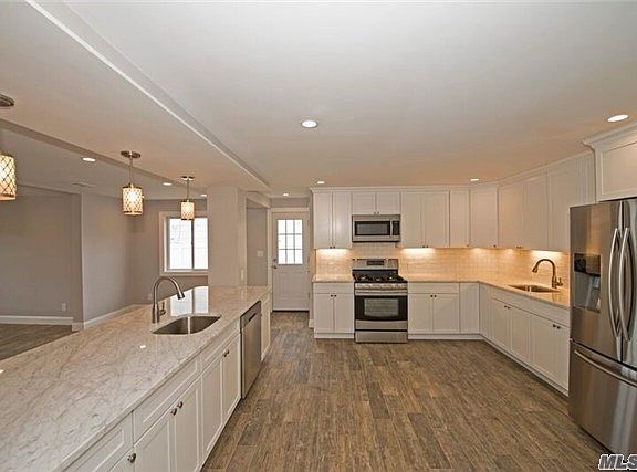 4th image of 2942 Len Dr