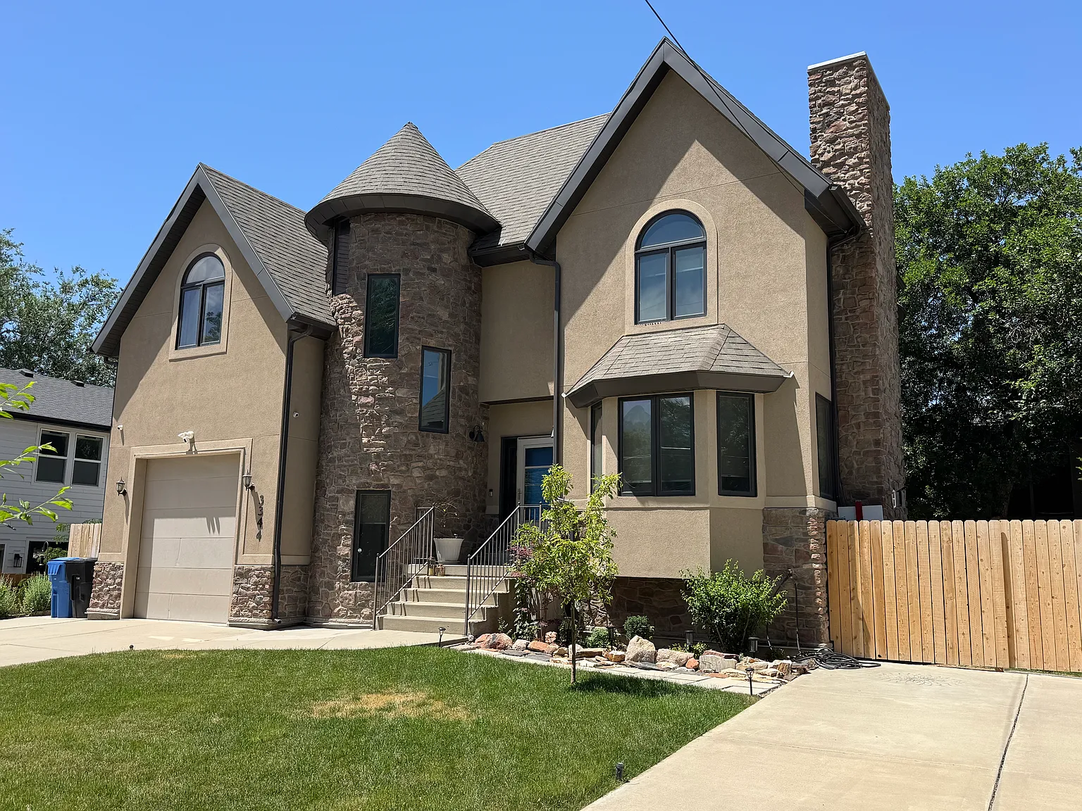4 bed, 3.5 bath, 3263 sqft, $6,000 — Photo 1