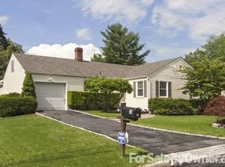 34 Rogers Dr, New Rochelle, NY 10804