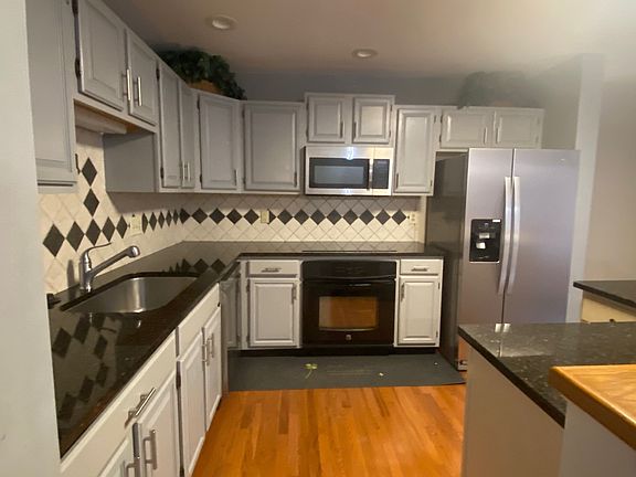 3rd image of 20 Kelso Ct