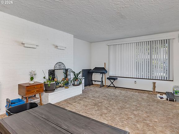 4th image of 3706 NE 45th St