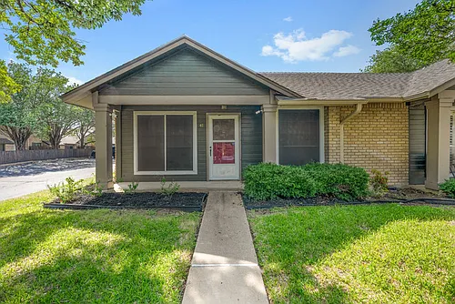 1015 E Yager Ln Photo 1