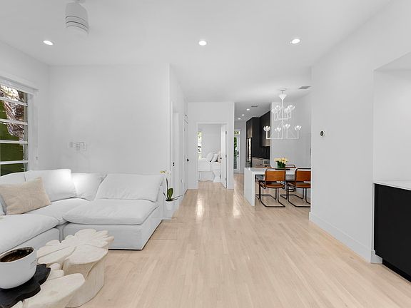 4th image of 1569 Michigan Ave APT 12