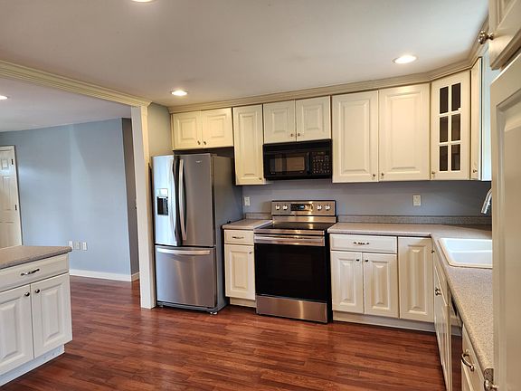 5th image of 16 Chariho Dr