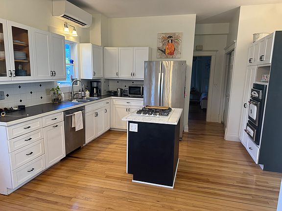 5th image of 1041 Lincoln Ave