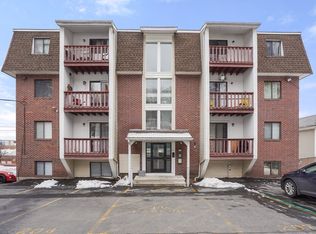 920 Southbridge St APT 2, Worcester, MA 01610